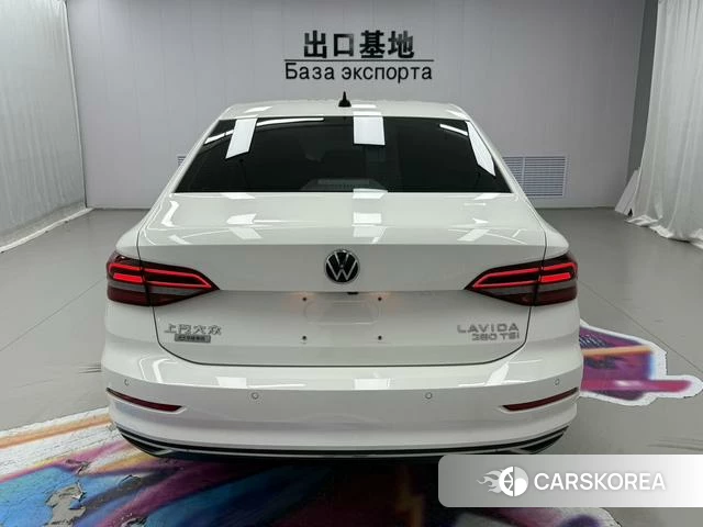 Volkswagen Lavida 2022 Белый из Китая