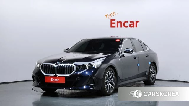 BMW 5 Series (G60) 2024 Черный из Кореи