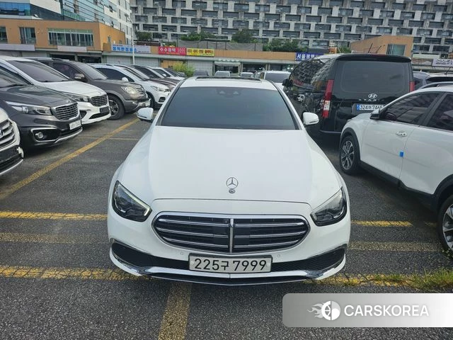 Mercedes-Benz E-Class W213 2022 Белый из Кореи