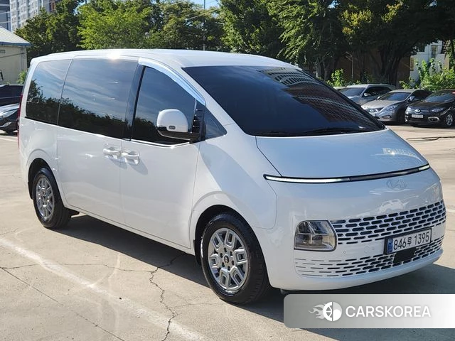 Hyundai Staria 2025 Белый из Кореи