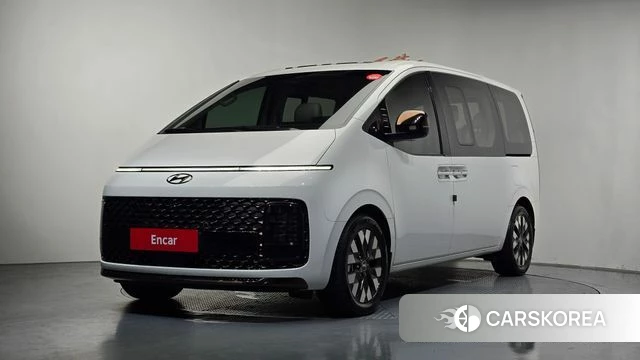 Hyundai Staria 2023 Белый из Кореи
