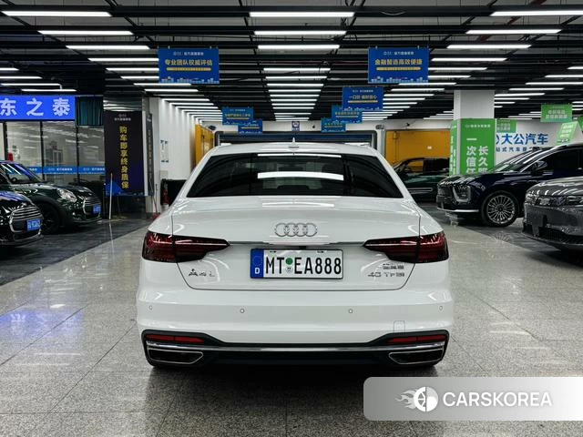 Audi A4L 2021 Белый из Китая