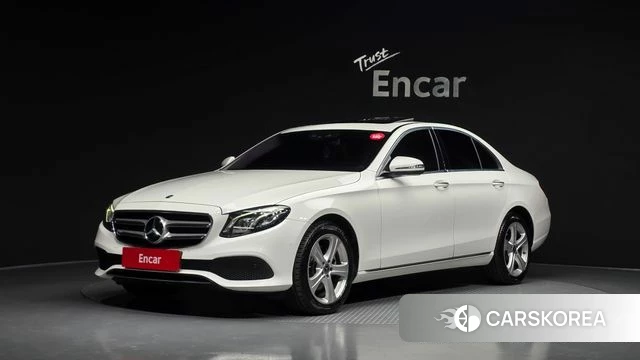 Mercedes-Benz E-Class W213 2018 Белый из Кореи