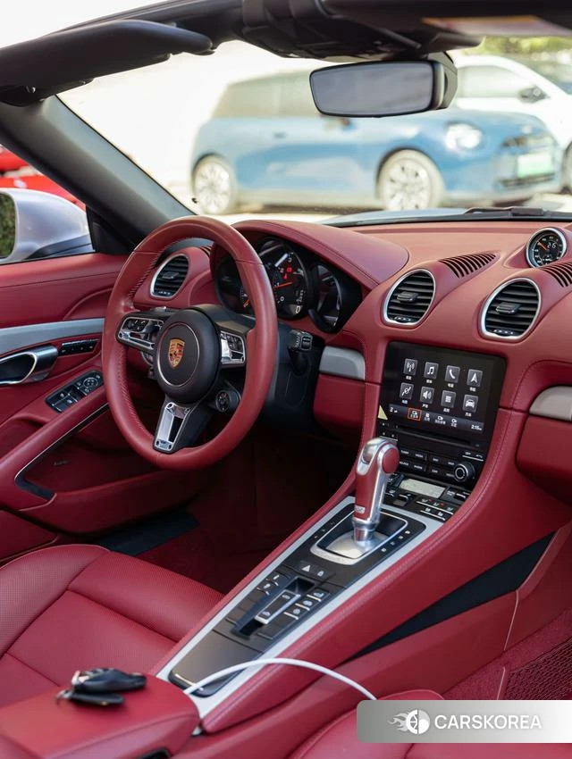 Porsche 718 2022 Серебристо-серый из Китая
