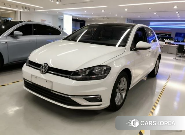 Volkswagen Golf 2018 Белый из Китая