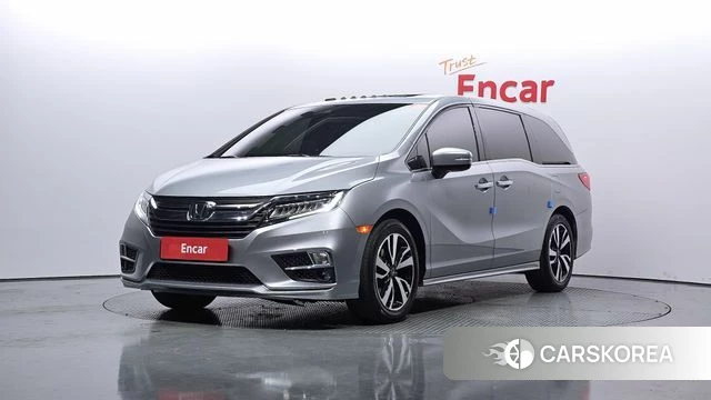 Honda Odyssey 2018 Серебряный из Кореи