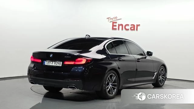 BMW 5 Series (G30) 2023 Черный из Кореи