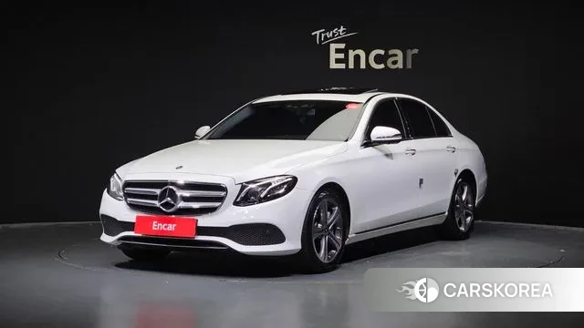 Mercedes-Benz E-Class W213 2018 Белый из Кореи
