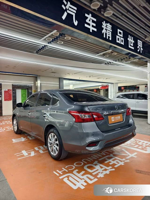 Nissan Xuan Yi 2024 Темно-серый из Китая