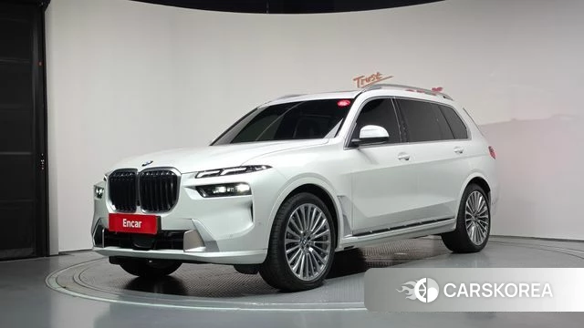 BMW X7 (G07) 2025 Белый из Кореи