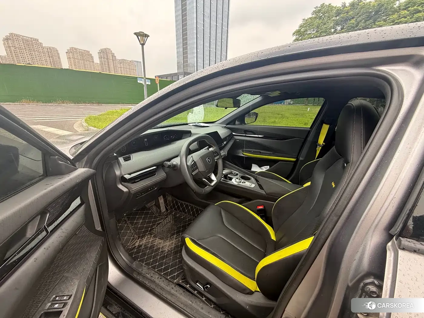 Chang'an Changan UNI-V 2023 Silver/gray из Китая, фото 2