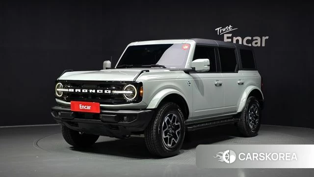 Ford Bronco 6th Generation 2024 Серебристо-серый из Кореи
