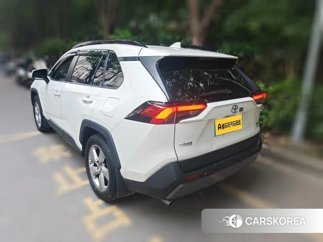 Toyota RAV4 Rongfang 2021 Белый из Китая