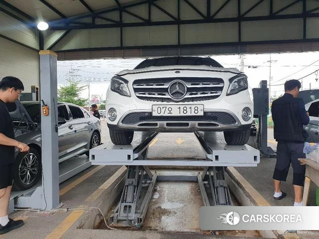 Mercedes-Benz GLA-Class X156 2018 Белый из Кореи
