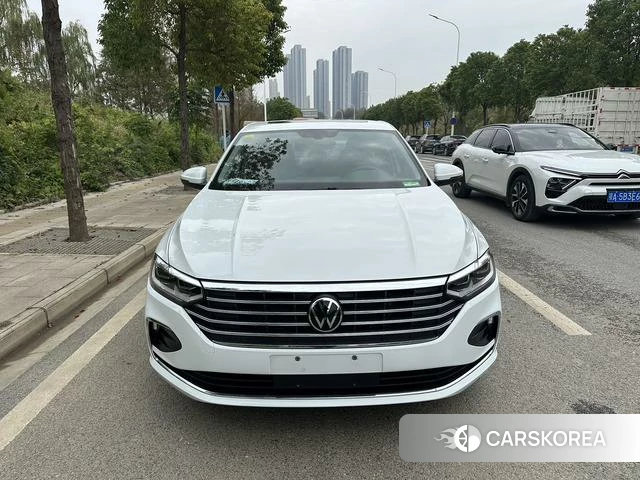 Volkswagen Lavida 2022 Белый из Китая