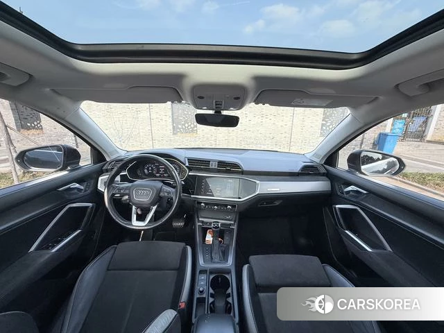 Audi Q3 2021 Темно-серый из Китая