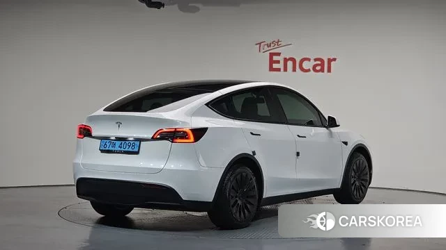 Tesla Model Y 2023 Белый из Кореи