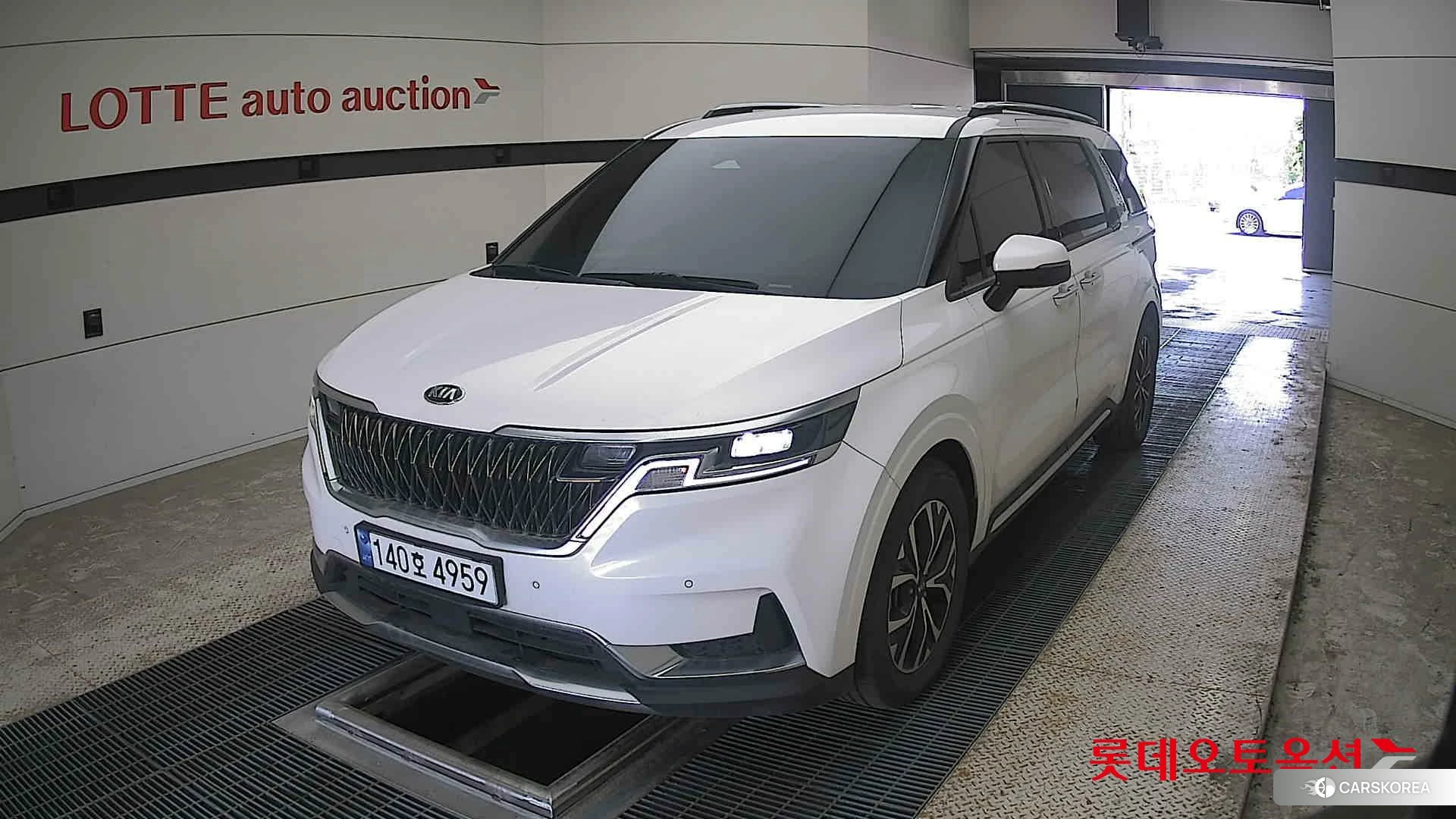 Kia Carnival 2021 Белый из Кореи