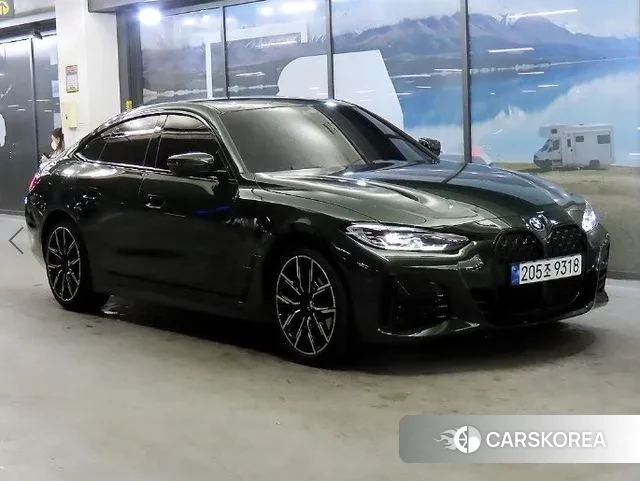 BMW 4 Series (G22) 2022 Зеленый из Кореи