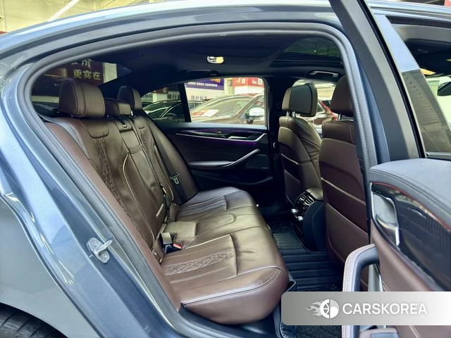 BMW 5 series (imported) 2022 Темно-серый из Китая