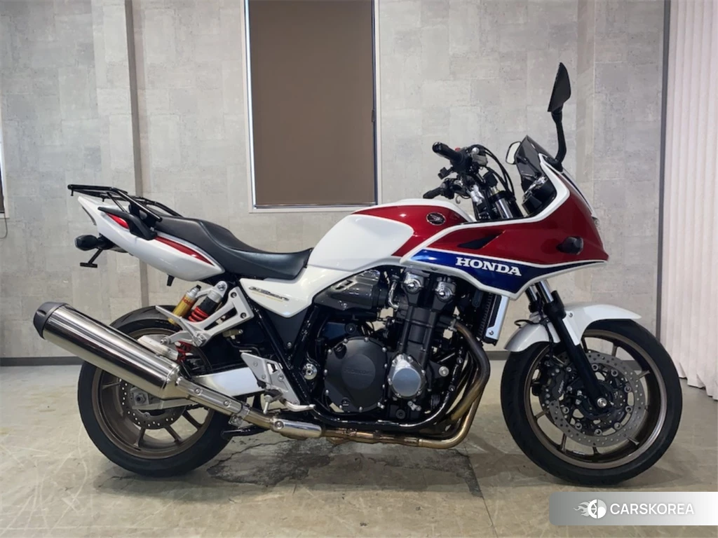 Проданный Honda CB1300SF BOLDOR 2014 из Японии, фото 2
