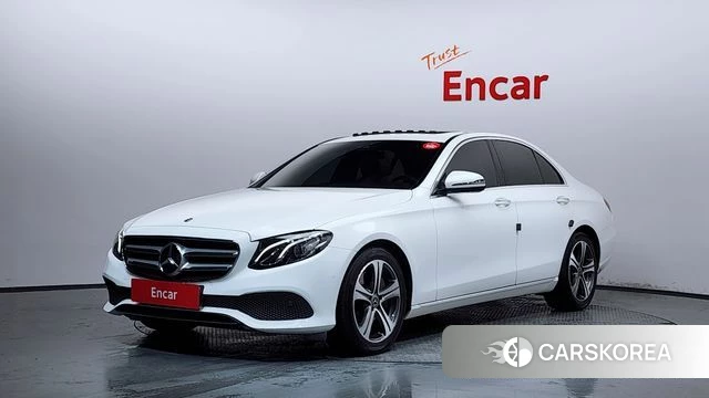 Mercedes-Benz E-Class W213 2018 Белый из Кореи
