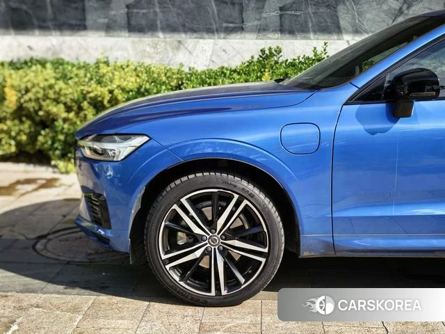 Volvo XC60 PHEV 2020 Синий из Китая