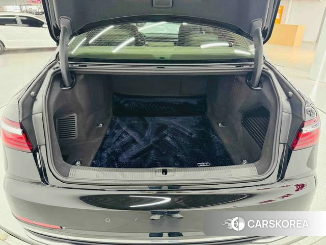 Audi A8 2023 Черный из Китая