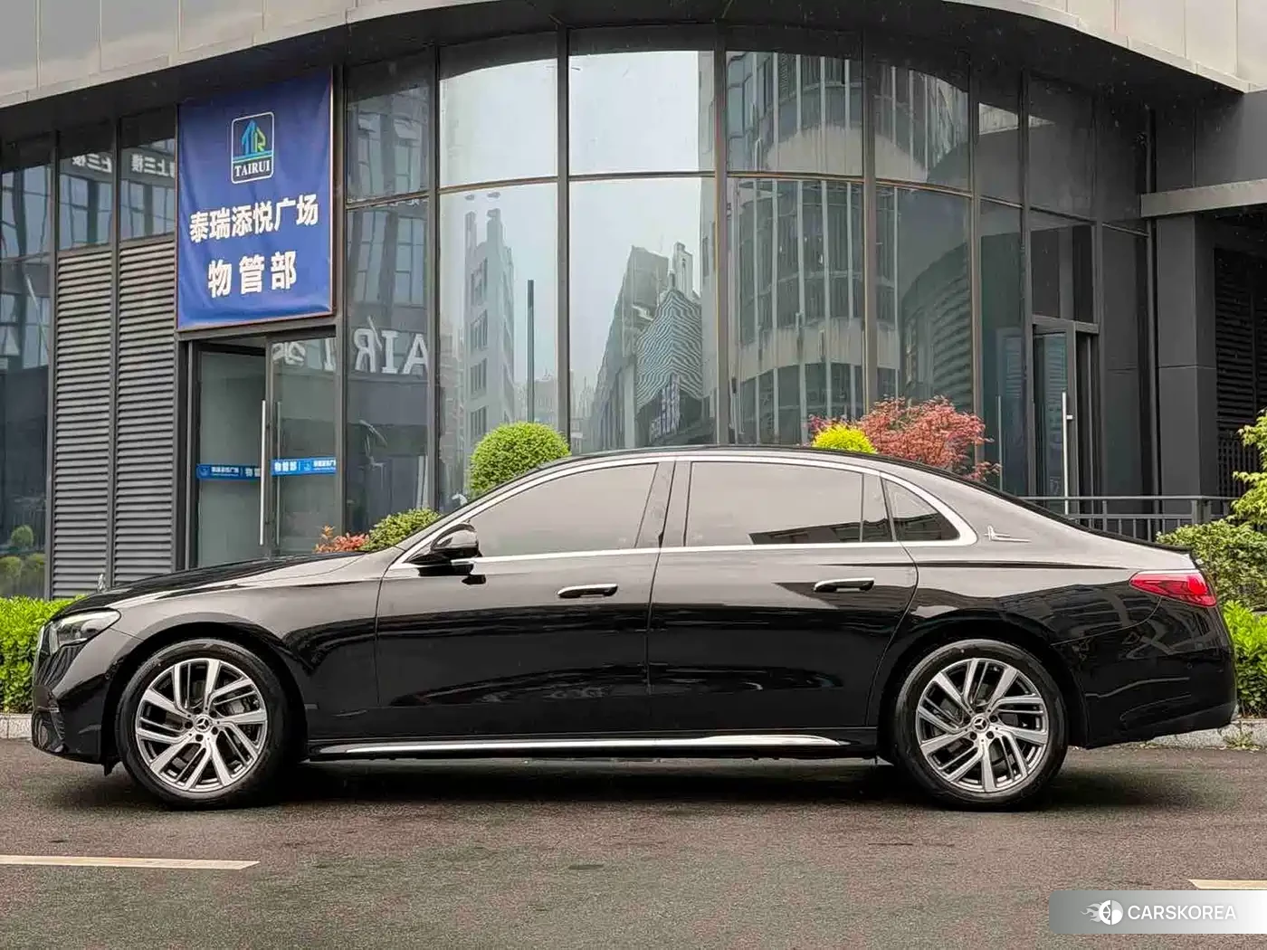 Mercedes-Benz E-Class 2024 Черный из Китая
