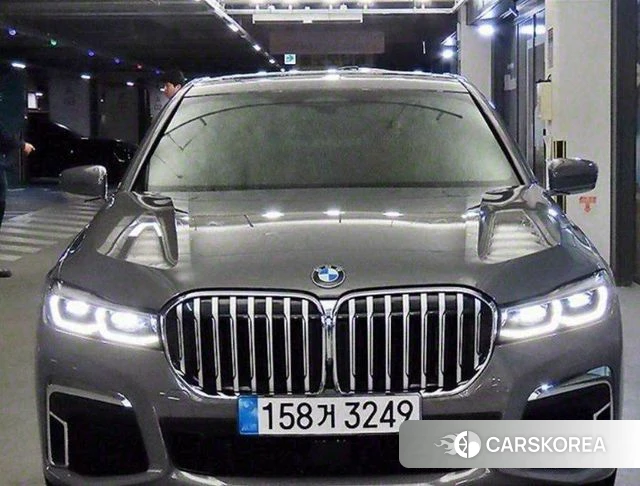 BMW 7 Series (G11) 2022 Жемчужный цвет из Кореи