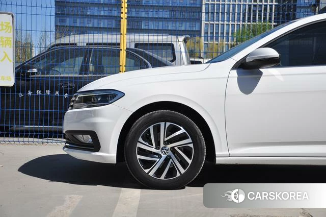 Volkswagen Lavida 2022 Белый из Китая