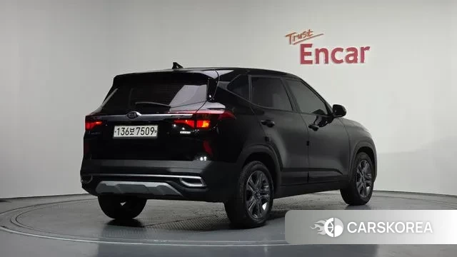 Kia Seltos 2020 Черный из Кореи