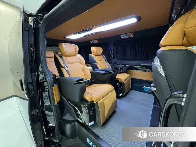 Toyota Hiace 2026 Черный из Китая