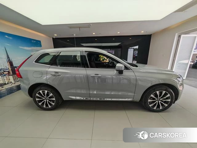 Volvo XC60 2025 Серебристо-серый из Китая