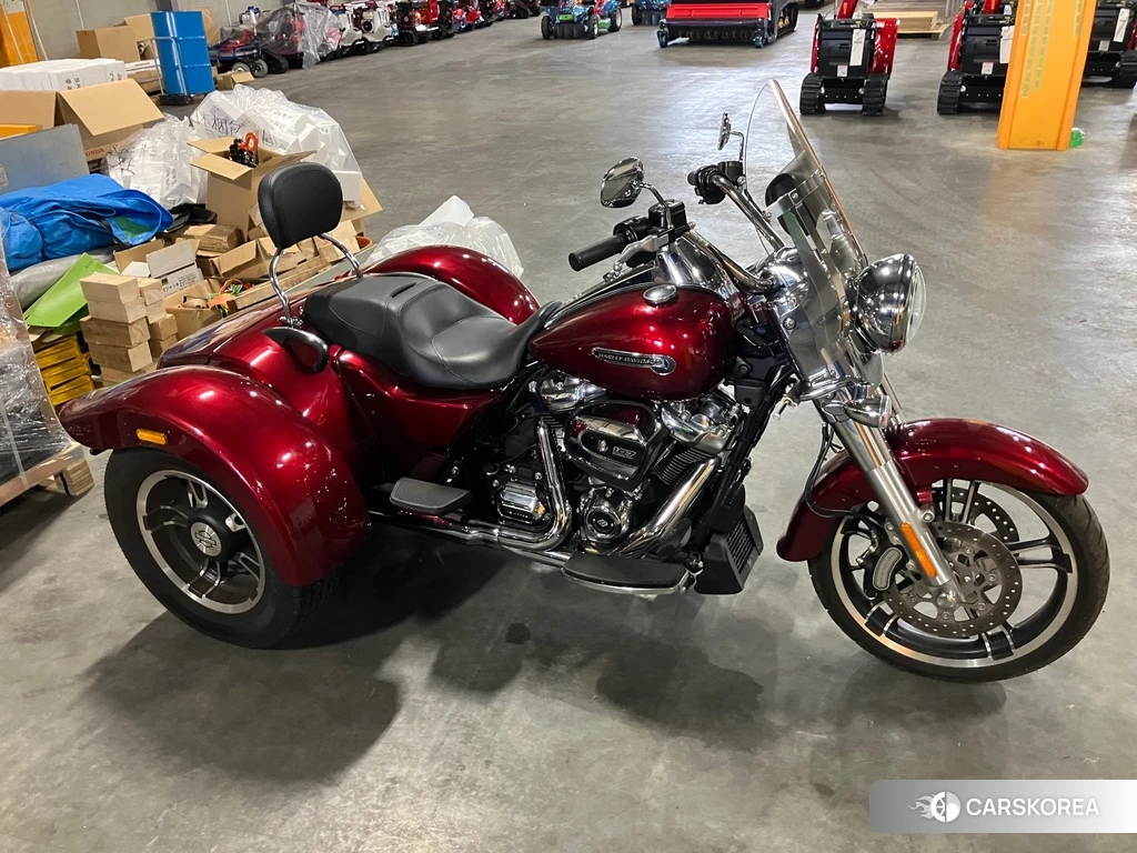 Проданный Harley-Davidson FREEWHEELER FLRT1740 2017 из Японии