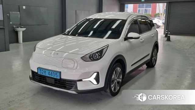Kia Niro Plus 2023 Белый из Кореи