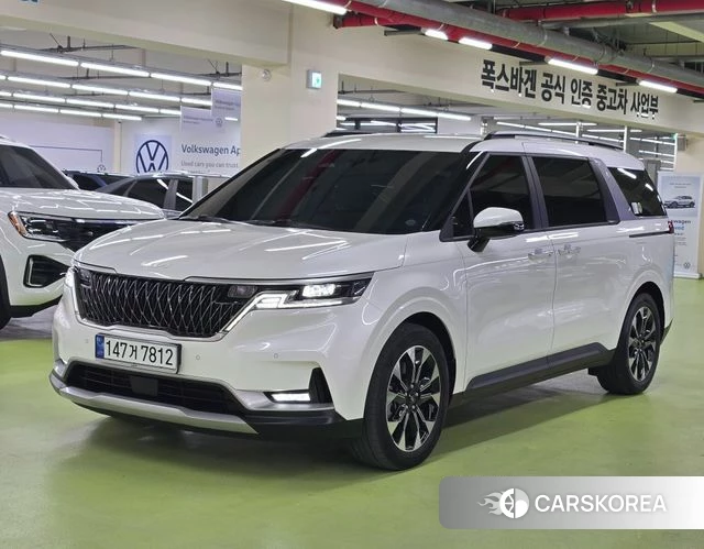 Kia Carnival 4th generation 2023 Белый из Кореи
