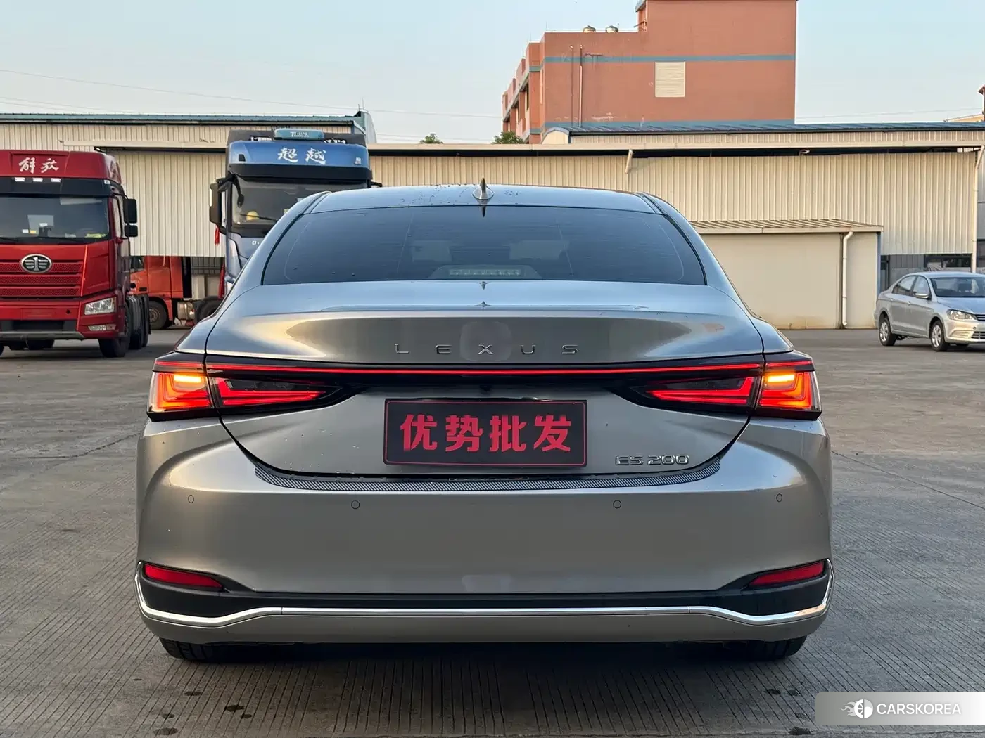 Lexus ES 2026 Silver/gray из Китая, фото 3