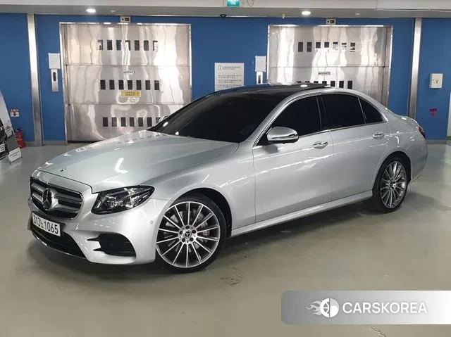 Mercedes-Benz E-Class W213 2019 Серебряный из Кореи