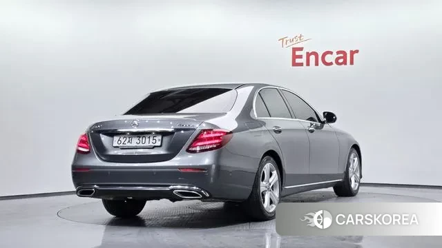 Mercedes-Benz E-Class W213 2018 Серый из Кореи