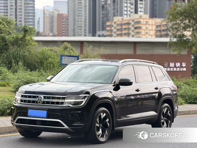 Volkswagen Tourang 2023 Черный из Китая