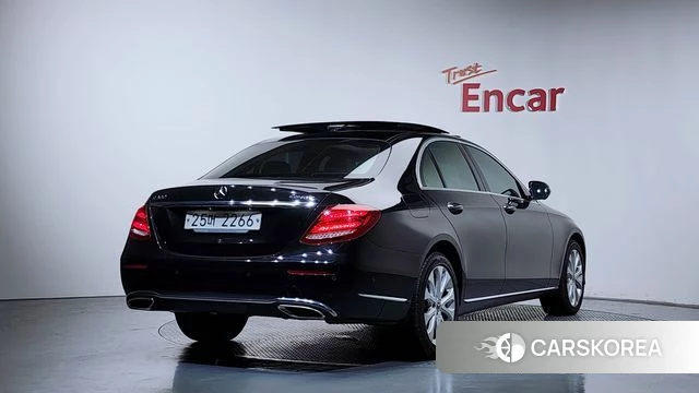 Mercedes-Benz E-Class W213 2019 Черный из Кореи