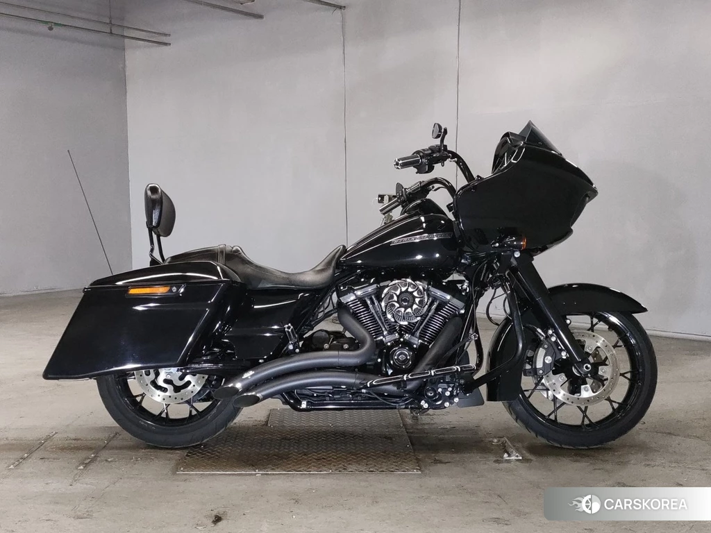 Проданный Harley-Davidson Road Glide FLTRXS1870 2020 из Японии, фото 2