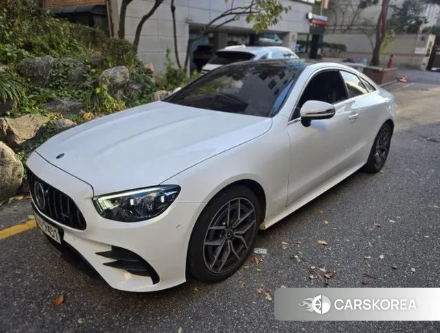 Mercedes-Benz E-Class W213 2022 Белый из Кореи