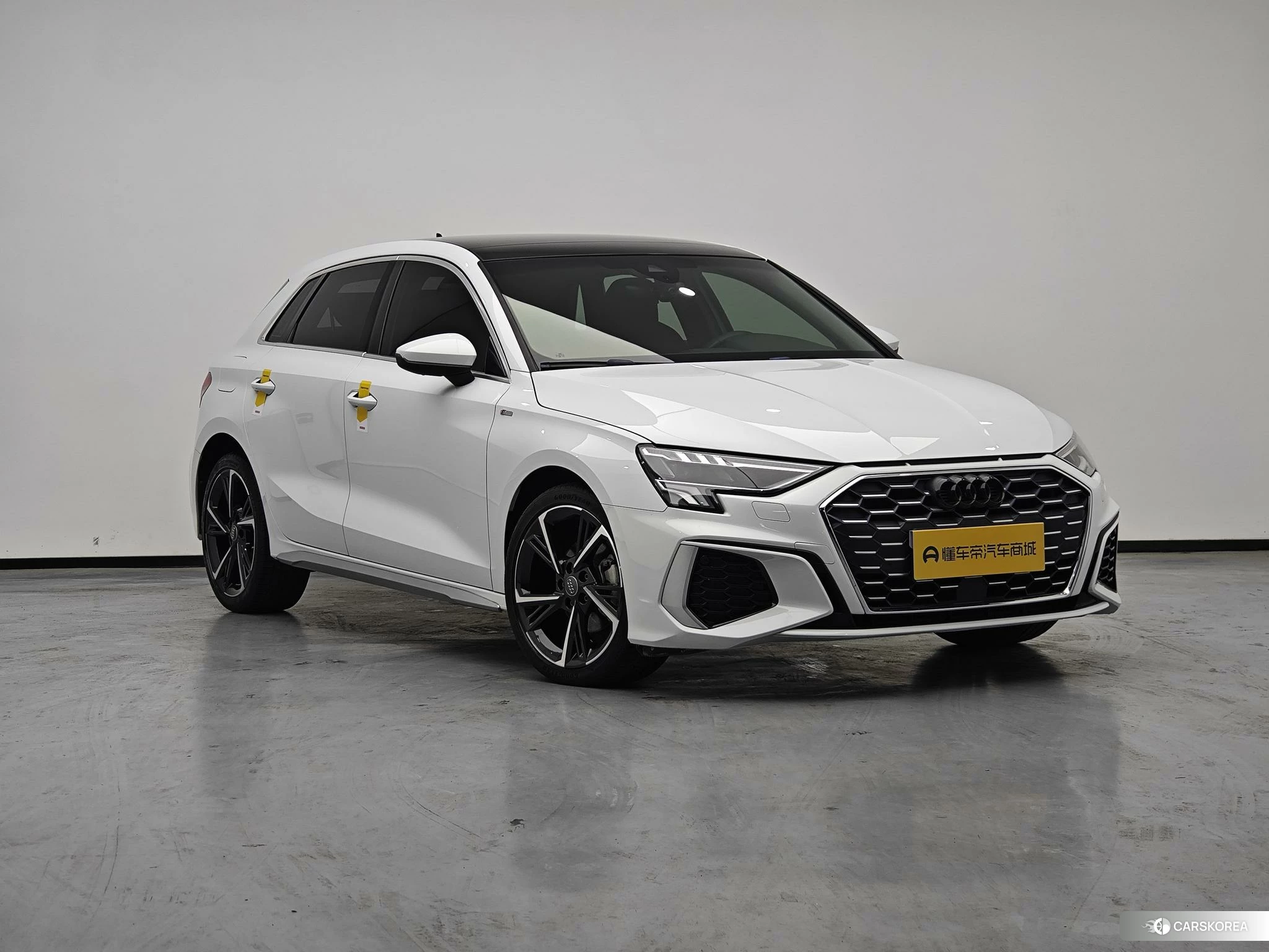 Audi A3 2021 Белый из Китая