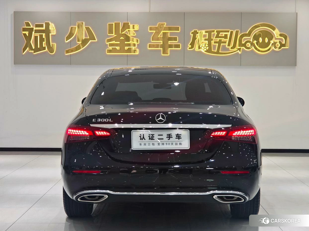 Mercedes-Benz E-class 2022 Черный из Китая
