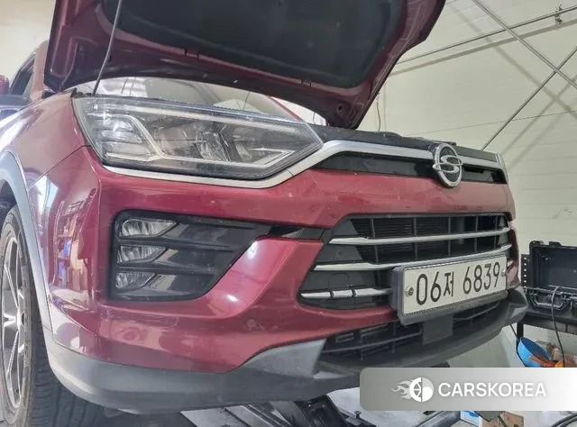 Ssangyong Beautiful Korando 2019 Красный из Кореи