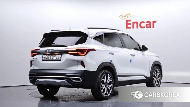 Kia Seltos 2022 Белый из Кореи