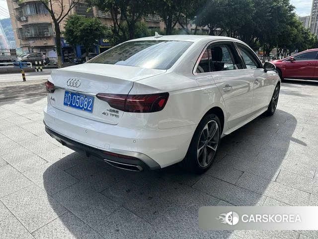 Audi A4L 2022 Белый из Китая