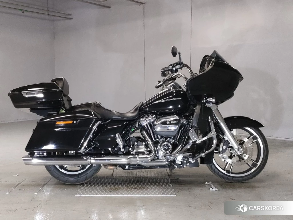 Проданный Harley-Davidson Road Glide FLTRX1750 2018 из Японии, фото 2